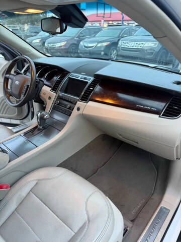 2010 Ford Taurus Limited