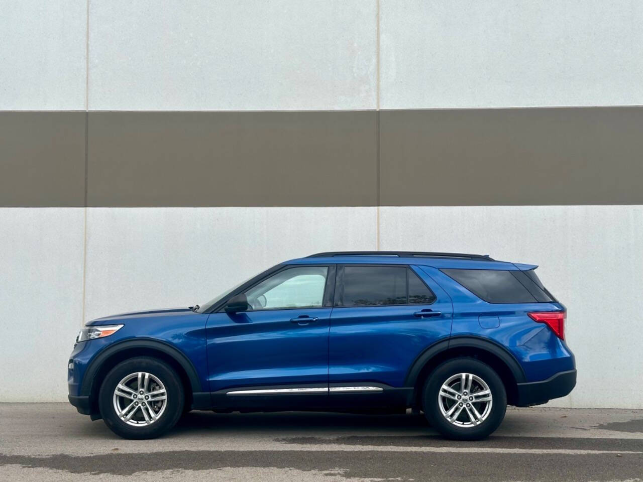 2020 Ford Explorer for sale at Phoenix Motor Co in Romulus, MI