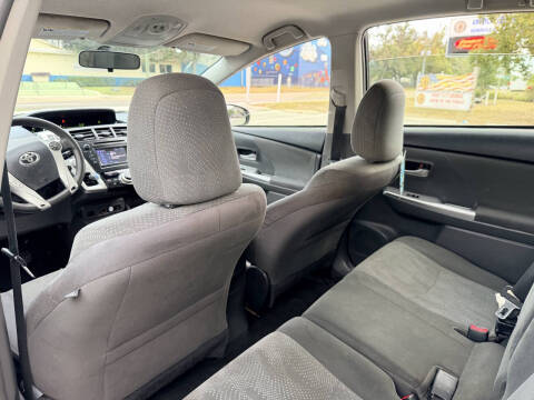 2014 Toyota Prius v Five