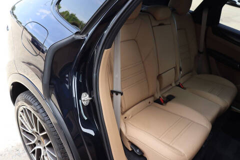 2022 Porsche Cayenne Platinum Edition