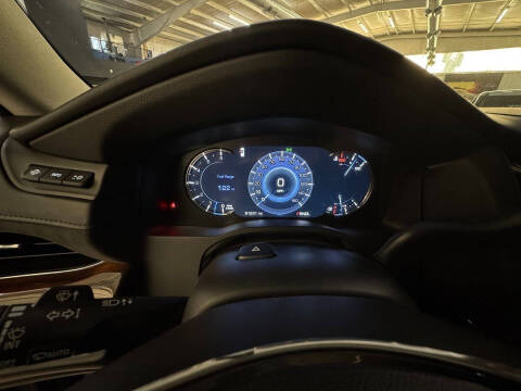 2017 Cadillac Escalade Luxury