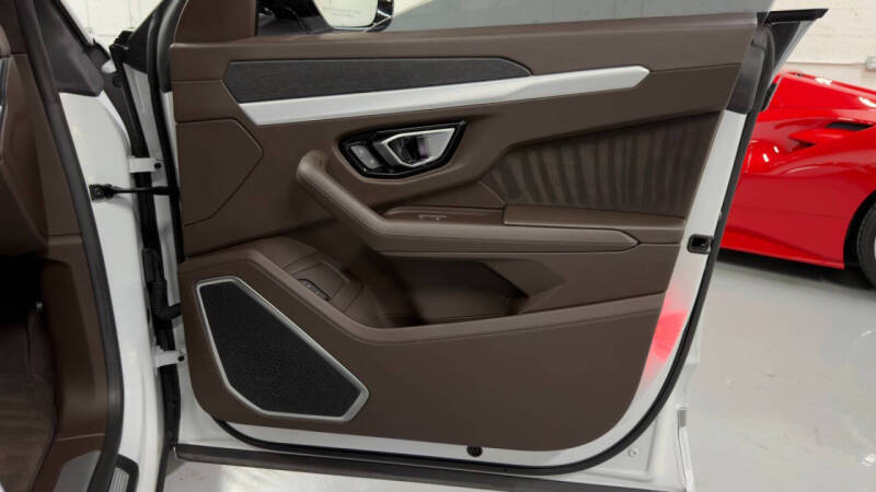 2020 Lamborghini Urus