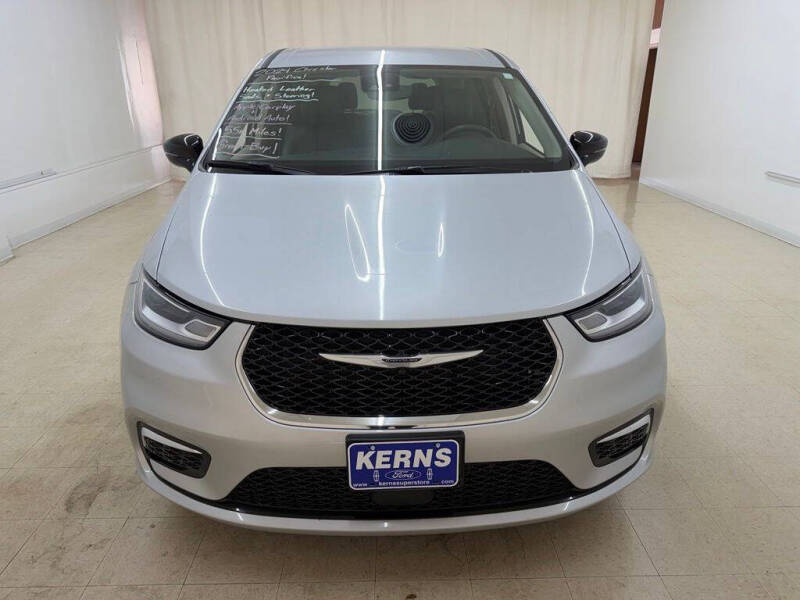 2024 Chrysler Pacifica Touring L - Photo 9