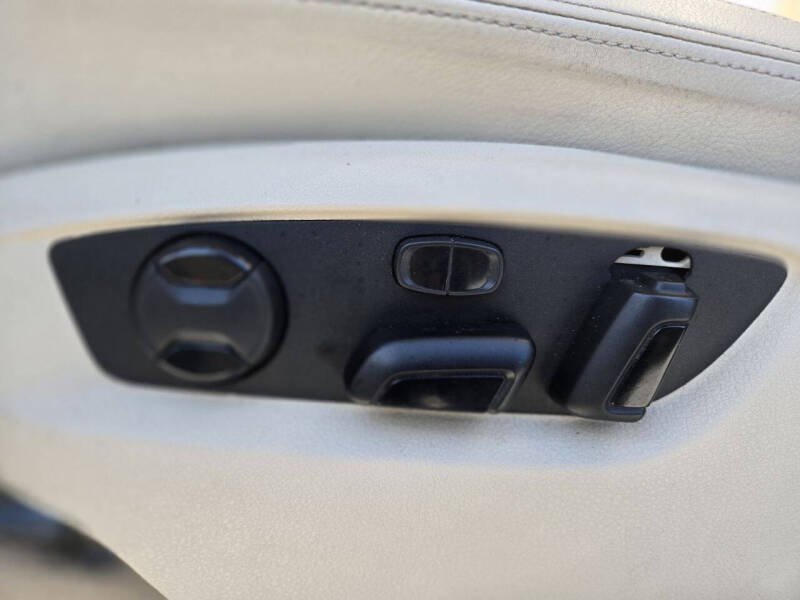 2016 Volkswagen Touareg VR6 Lux