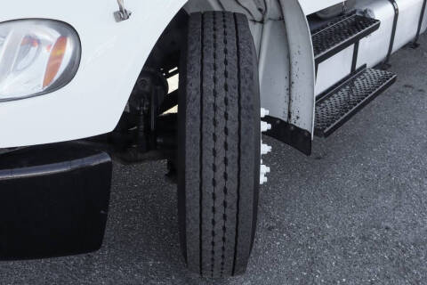 2014 Freightliner M2 106