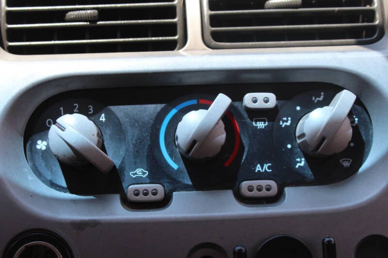 2002 Nissan Frontier SE-V6