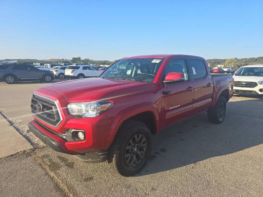 2022 Toyota Tacoma SR5's photo
