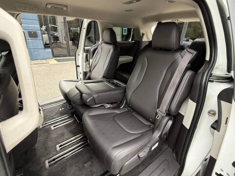 2022 Kia Carnival LX