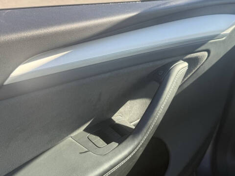 2024 Tesla Model Y Performance