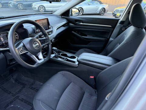 2023 Nissan Altima 2.5 SV