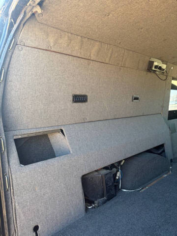 2004 Ford E-Series E-350 SD