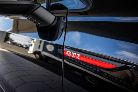 2023 Volkswagen Golf GTI SE