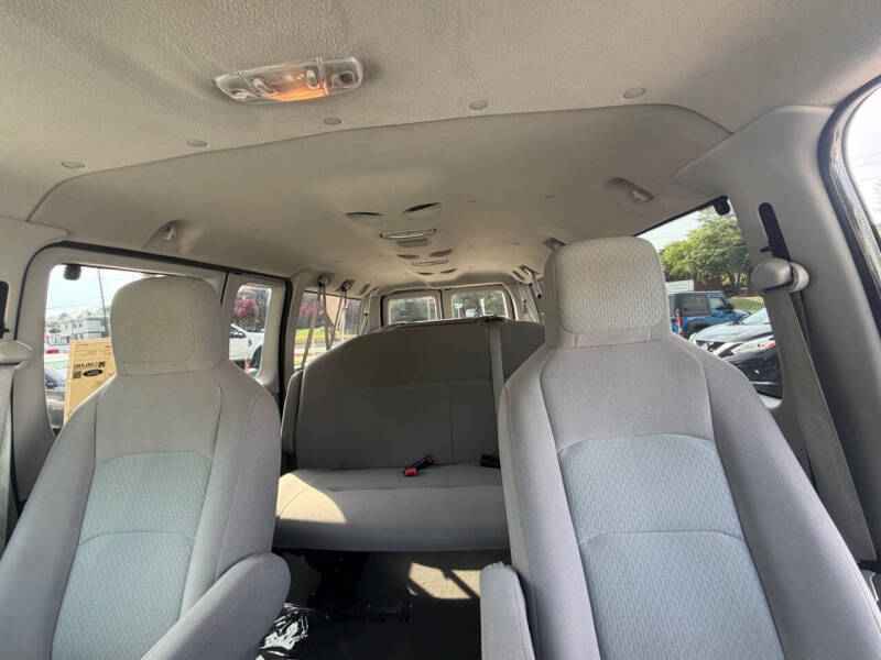 2010 Ford E-Series E-350 SD XL