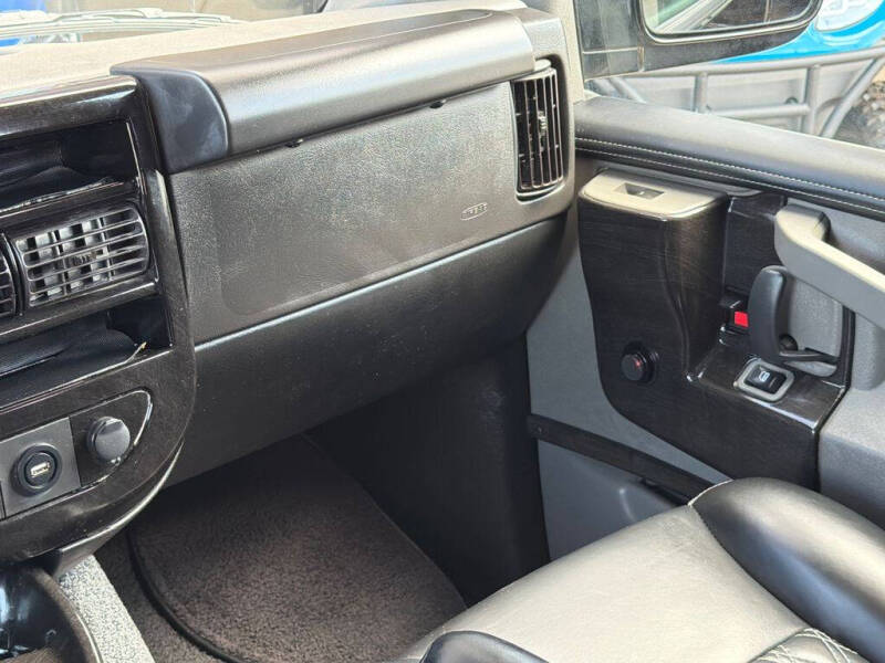 2023 Chevrolet Express 2500