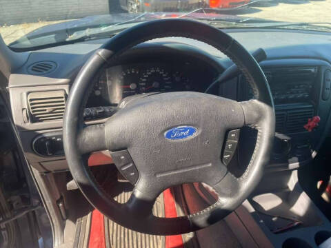 2004 Ford Explorer XLT