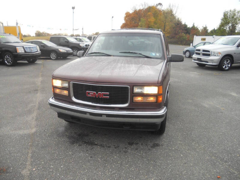 1997 GMC Yukon SLE photo 5