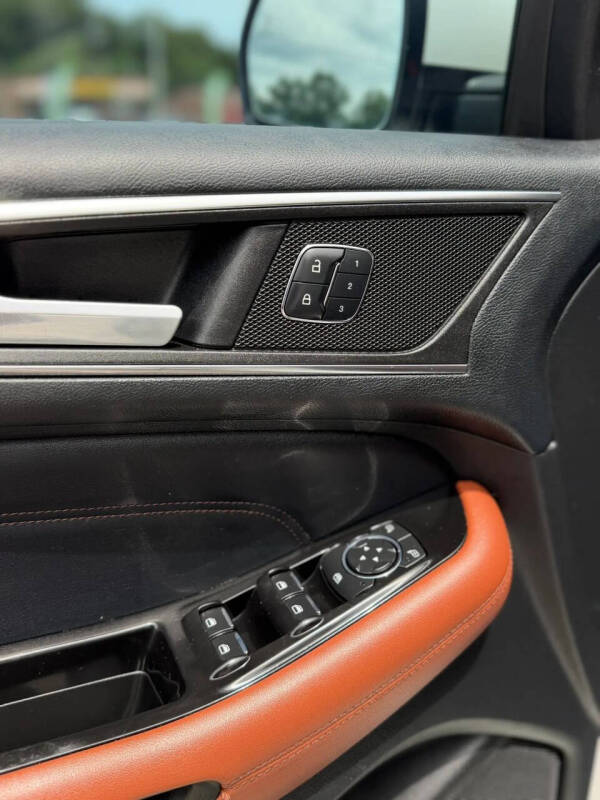 2015 Ford Edge Titanium - Photo 14