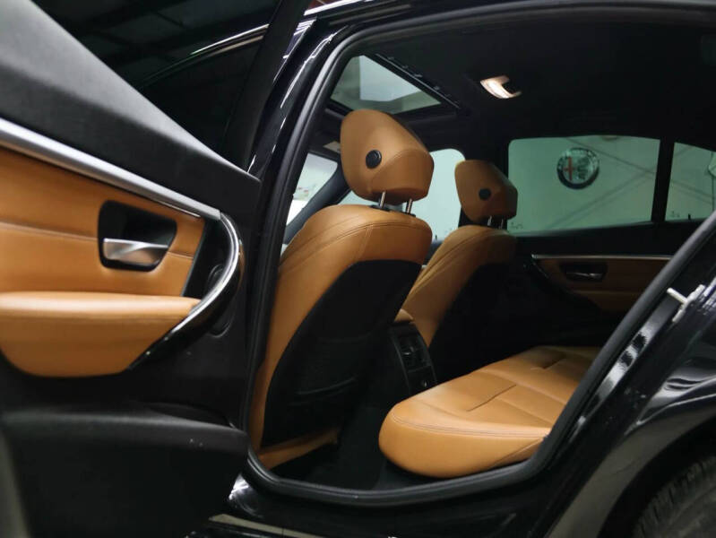 2018 BMW 3 Series 330i xDrive