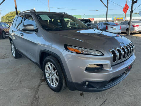 2014 Jeep Cherokee for sale at EAGLE AUTO SALES in Corsicana TX