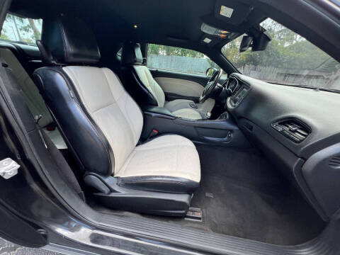 2015 Dodge Challenger SXT Plus