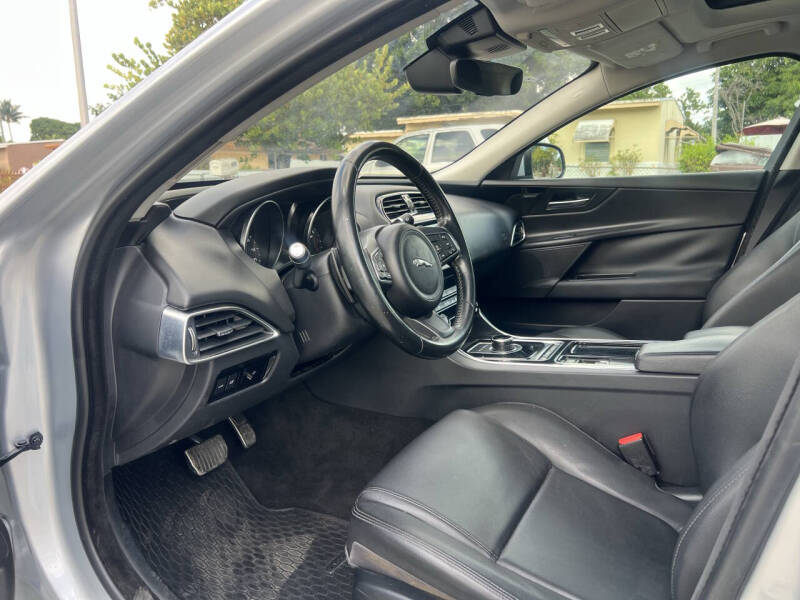 2019 Jaguar XE 25t Premium