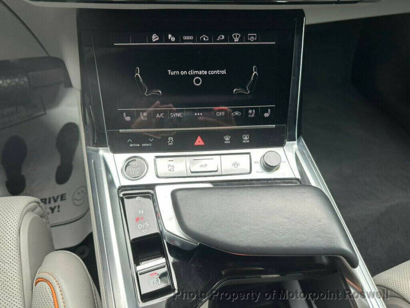 2024 Audi Q8 Sportback e-tron quattro Prestige S line