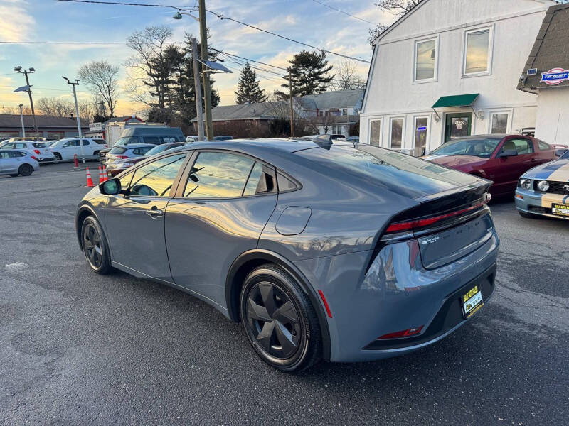 2024 Toyota Prius LE