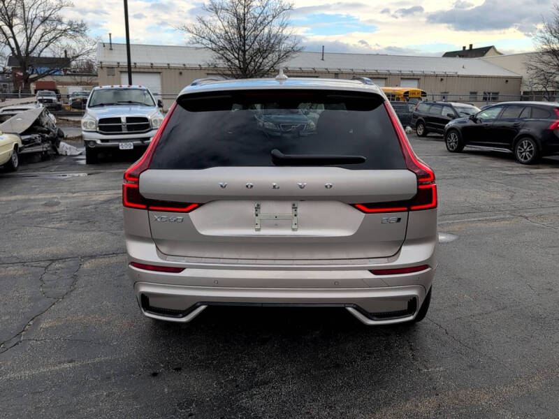 2026 Volvo XC60 B5 Plus