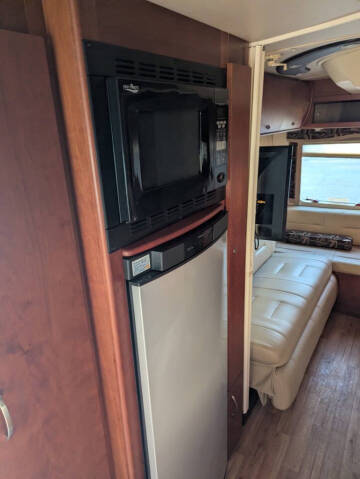 2012 Leisure Travel S24CB