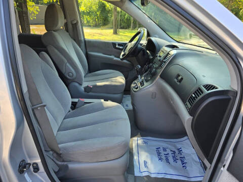 2007 Hyundai Entourage GLS