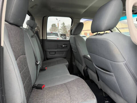 2017 RAM 1500 SLT