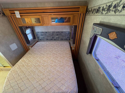 2005 Ford E-Series E-450 SD