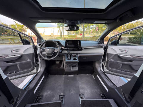 2023 Toyota Sienna XSE 7-Passenger