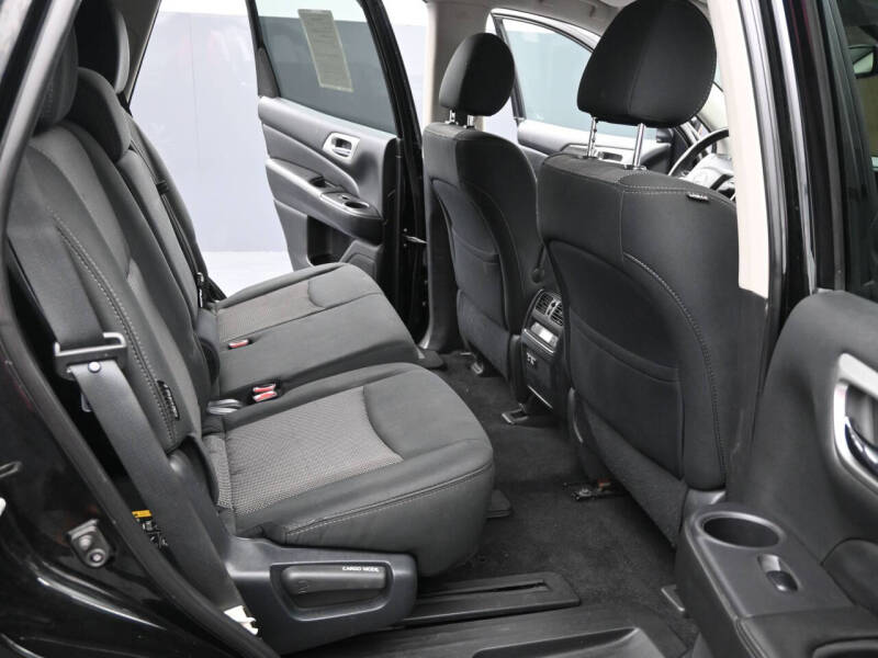 2020 Nissan Pathfinder SV