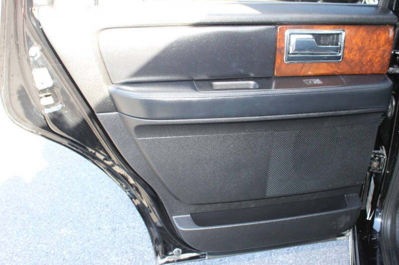 2017 Lincoln Navigator Select