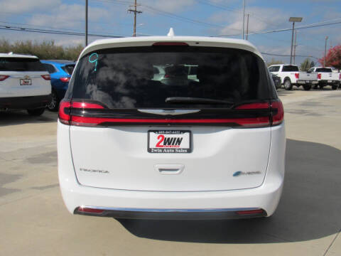 2022 Chrysler Pacifica Hybrid Touring L