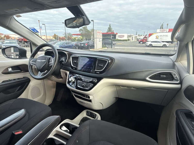 2017 Chrysler Pacifica Touring