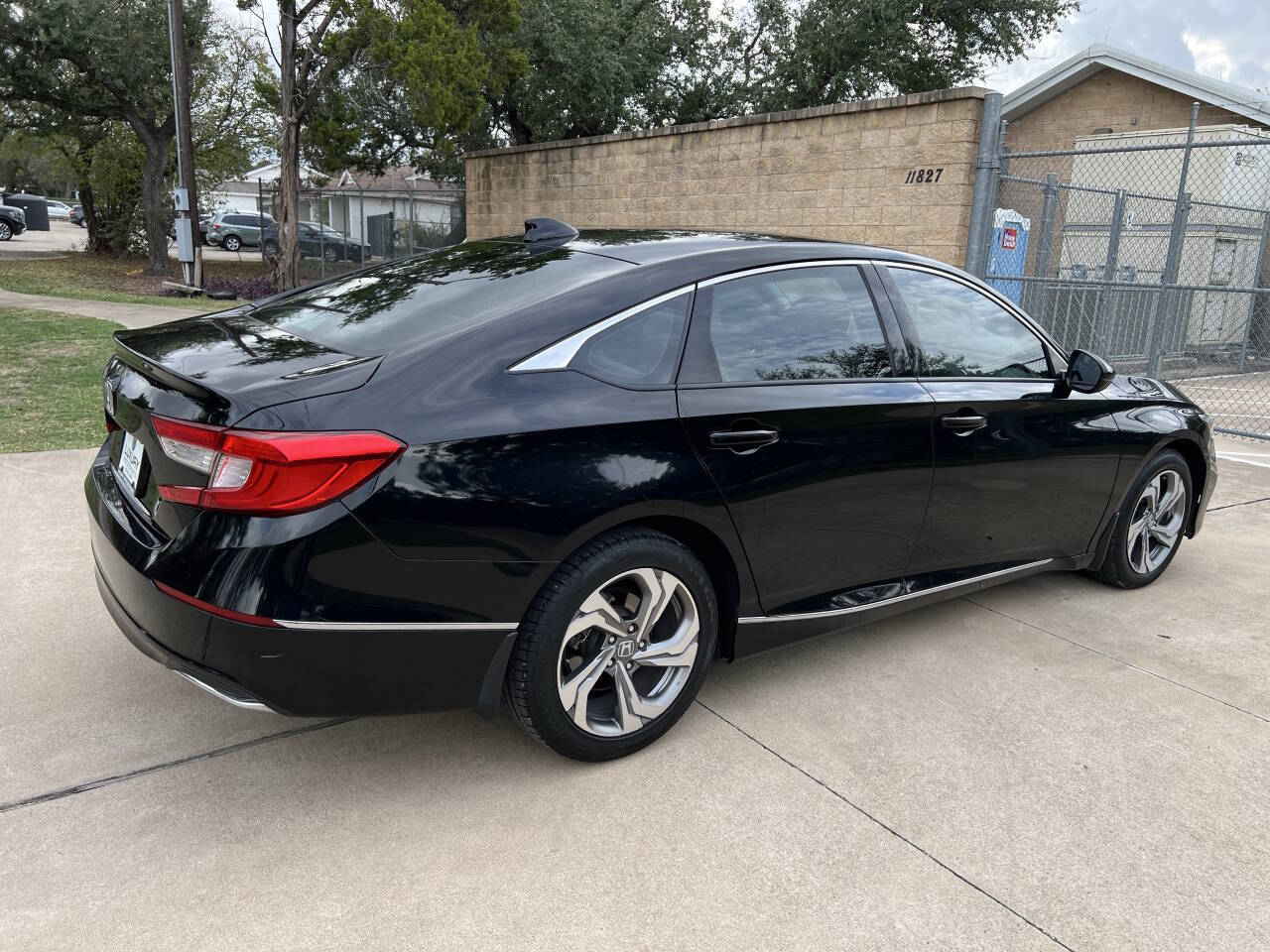 Used Car 2018 Honda Accord  Ex L W/navi 4dr Sedan (1.5t I4) For Sale Under $20,000 In Austin, Texas