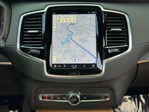 2024 Volvo XC90 Recharge T8 Ultimate Bright Theme 7P