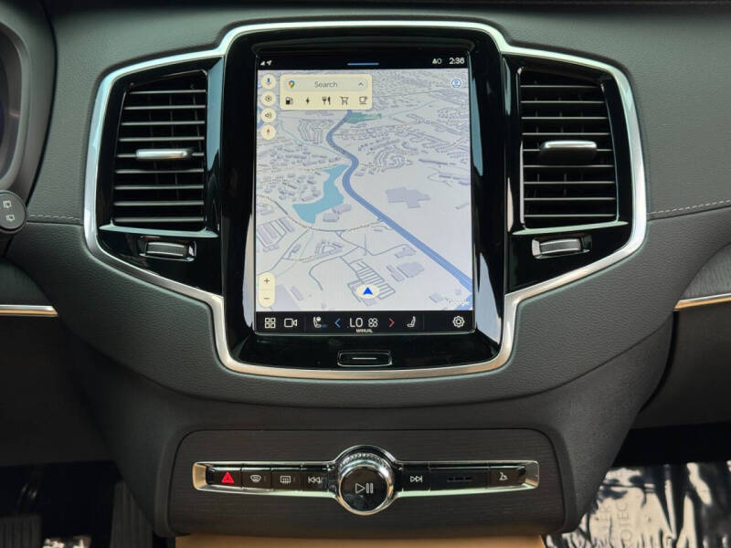 2024 Volvo XC90 Recharge T8 Ultimate Bright Theme 7P