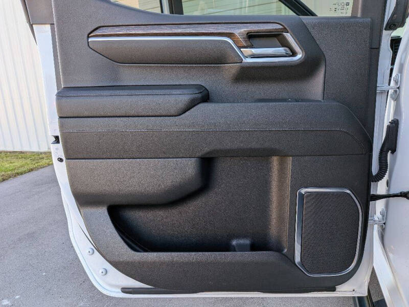 2024 GMC Sierra 1500 Elevation Standard