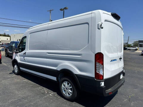 2023 Ford E-Transit