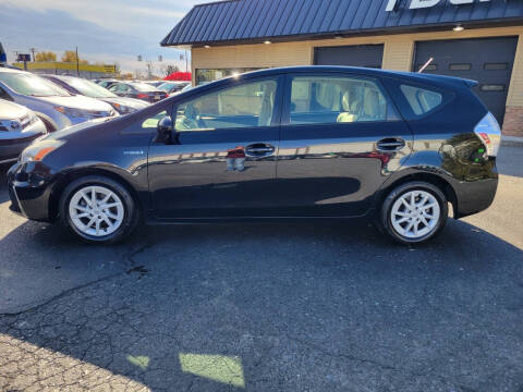 2013 Toyota Prius v Two