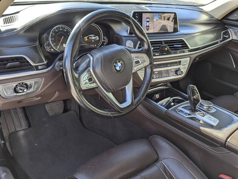 2016 BMW 7 Series 740i photo 7