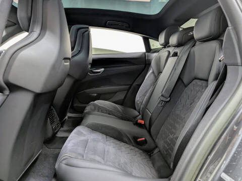 2023 Audi e-tron GT quattro Premium Plus