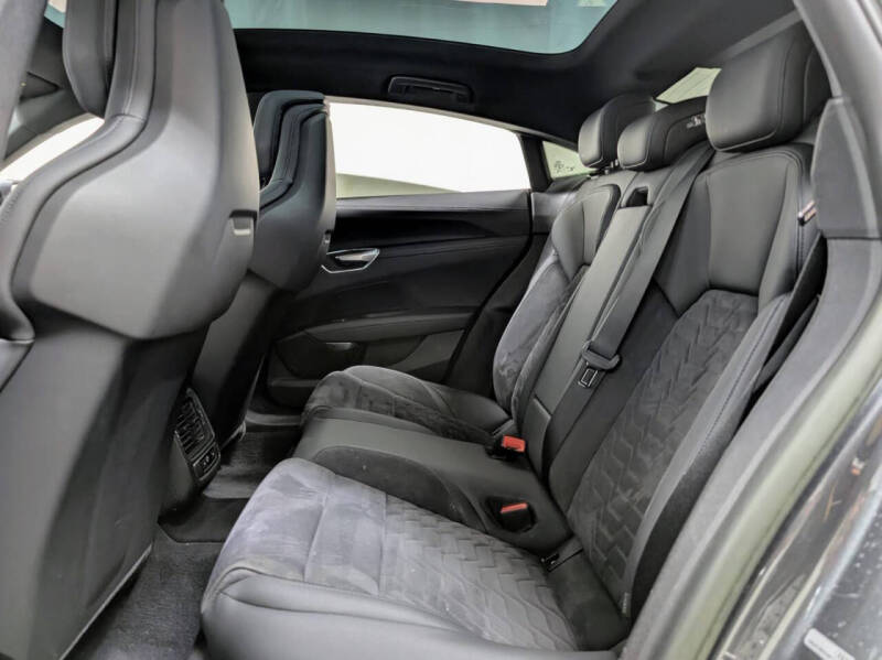 2023 Audi e-tron GT quattro Premium Plus