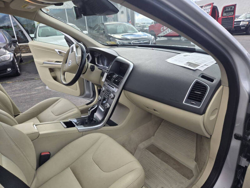 2016 Volvo XC60 T5 Premier