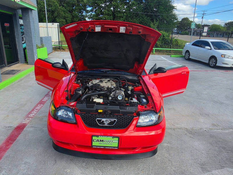 2000 Ford Mustang