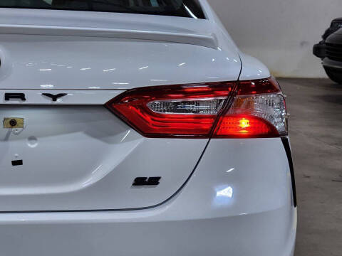 2020 Toyota Camry SE