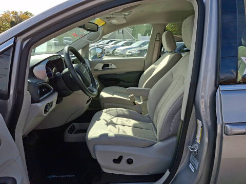 2017 Chrysler Pacifica Hybrid Touring Plus